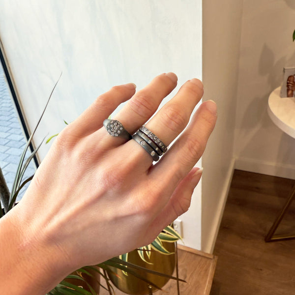 Black Diamond 3 Dot Ring